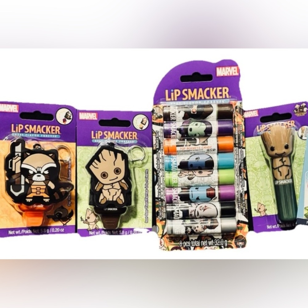 Lip Smacker Marvel 8-Pack of Lip Balm & 3 x Character Key Chain Lip Balms